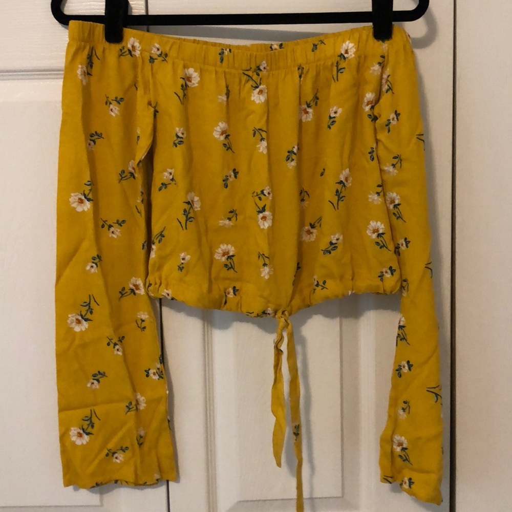 Pacsun cropped shirt